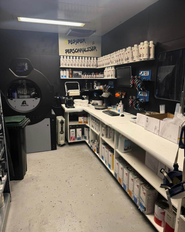 Laboratoire de colorimétrie de peinture de véhicule à Guérande